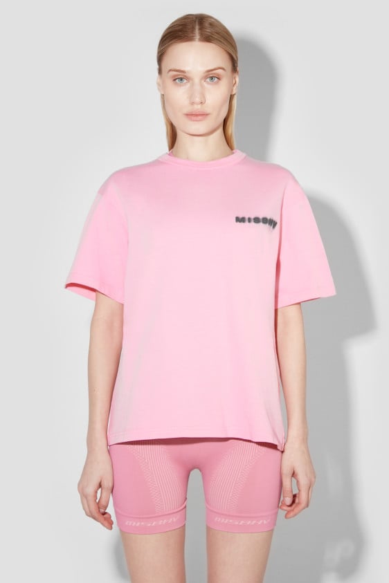 Community T-Shirt Vintage Pink